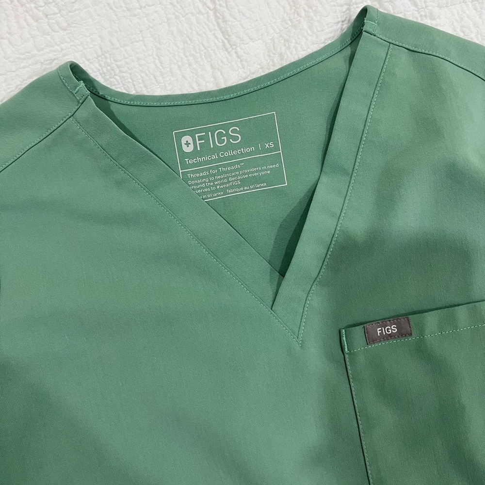 XS Figs Catarina Scrub Top in Jade